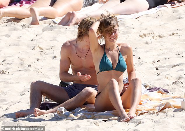 Mia is the daughter of the tennis pro and Home and Away actress