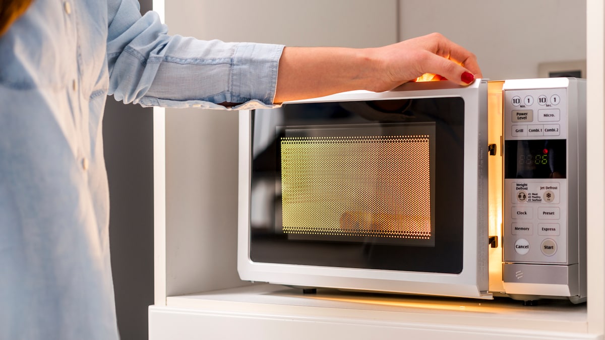 5 Microwave Mistakes Youre Probably Making (And How to Fix Them)