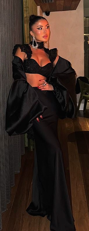 In a post from September, Nilofar shared a series of busty photos while at a restaurant in Melbourne