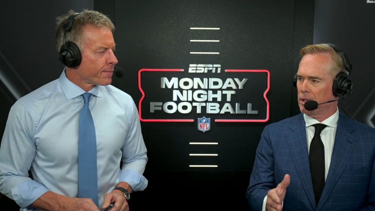 Antonio Brown Tears Into ABC’s Monday Night Football Coverage & Trolls Joe Buck and Troy Aikman