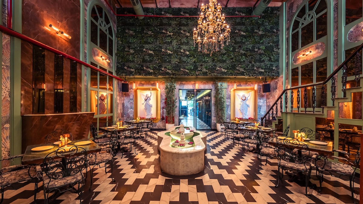 Cedar Club House Is One Of The Most Beautiful Restaurants In Delhi. Hows The Food And Drinks? Heres My Experience