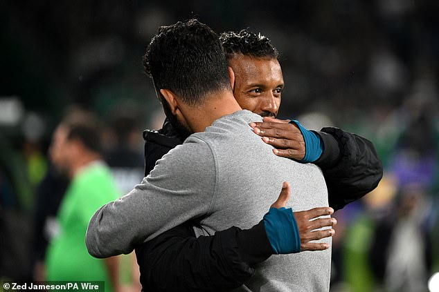 Nani embraced Amorim, who will follow his path from Sporting Lisbon to Manchester United