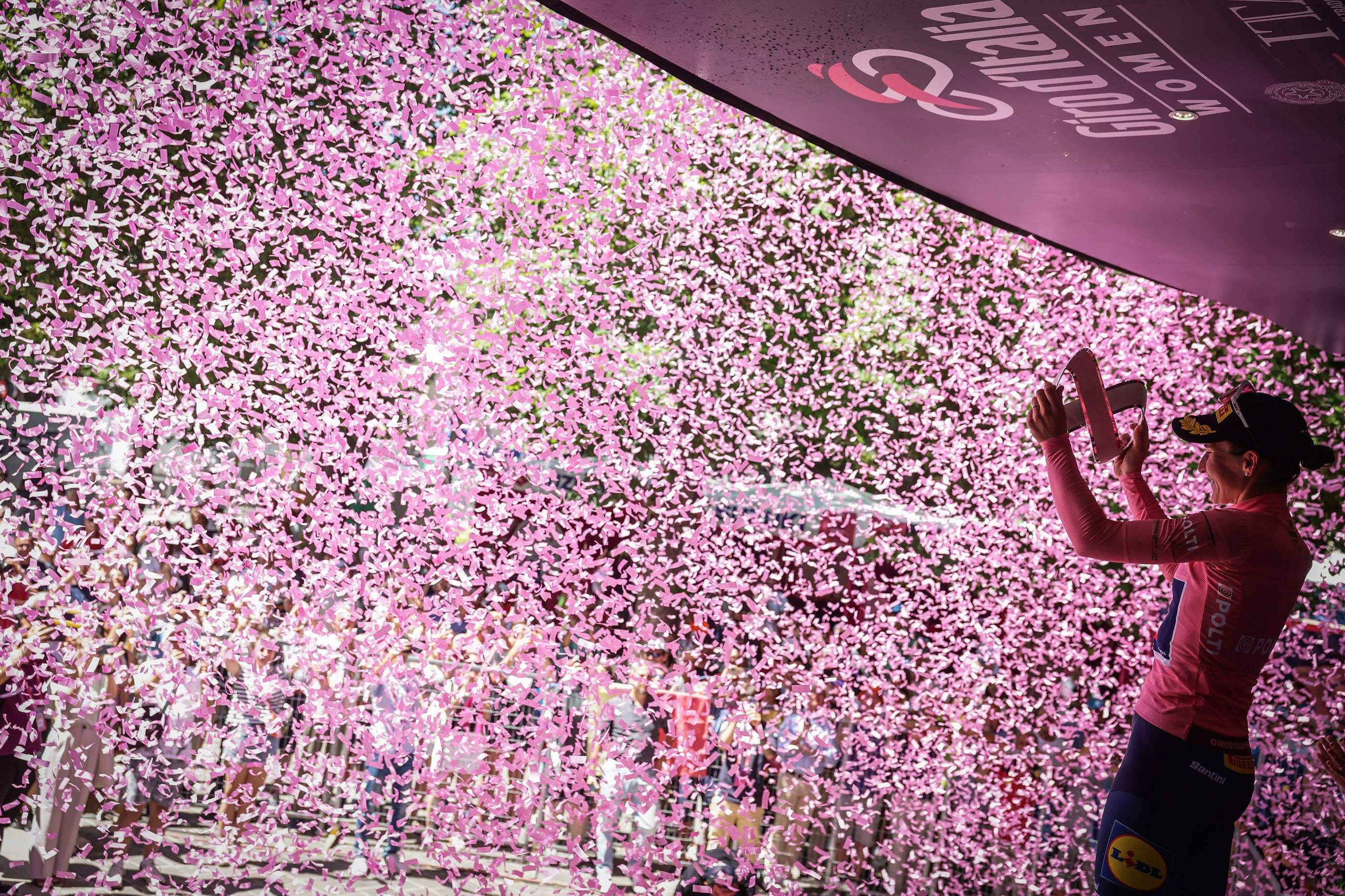 Elisa Longo Borghini wins the 2024 Giro d'Italia Women