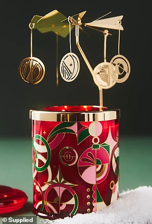 This golden gadget twirls with delight as it heats up on top of your favourite 380g design by the brand