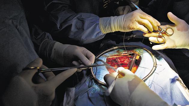 Not everyone is a candidate for minimally invasive surgery.Certain health conditions may require traditional open-heart surgery.(Getty Images/Istockphoto)
