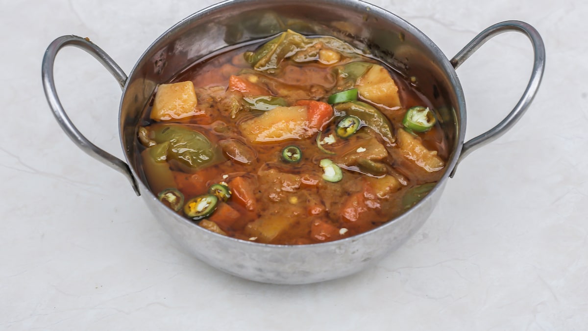 Put Too Much Oil In Your Sabzi? No Problem! This Viral Hack Will Save Your Meal